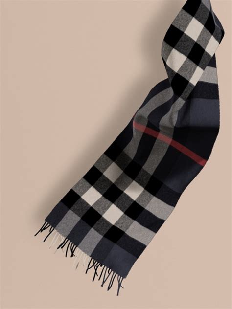 scialle burberry donna|Burberry sciarpa regali.